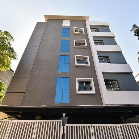 Oyo Townhouse 498 Hotel Western Ναγκπούρ Εξωτερικό φωτογραφία