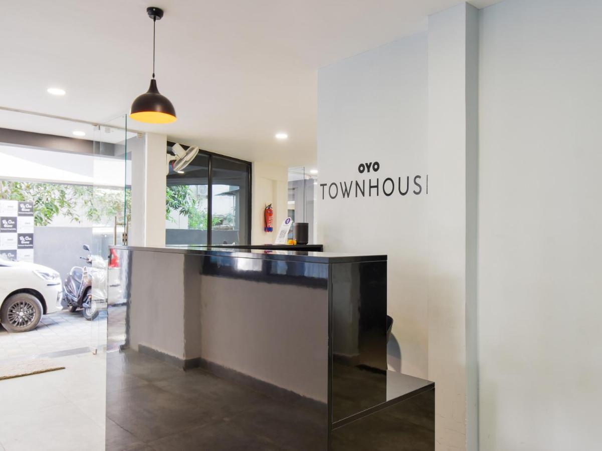 Oyo Townhouse 498 Hotel Western Ναγκπούρ Εξωτερικό φωτογραφία
